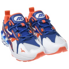 Синие кроссовки с оранжевыми деталями Mizuno